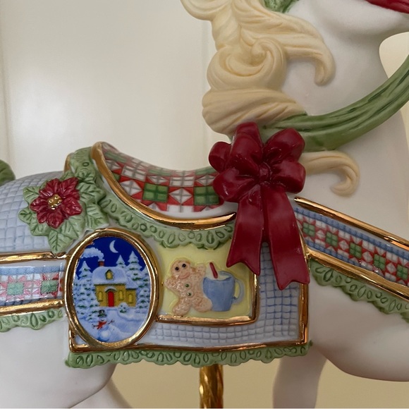 Christmas Lenox Carousel Horse 2014/2015 - Picture 3 of 10